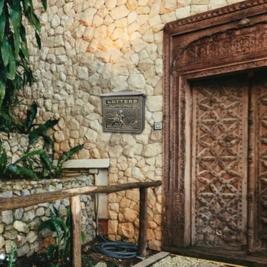 10 buzones de exterior rústicos instalados en casas de campo